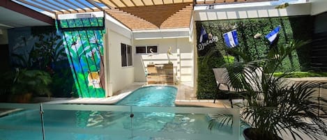 Piscine extérieure