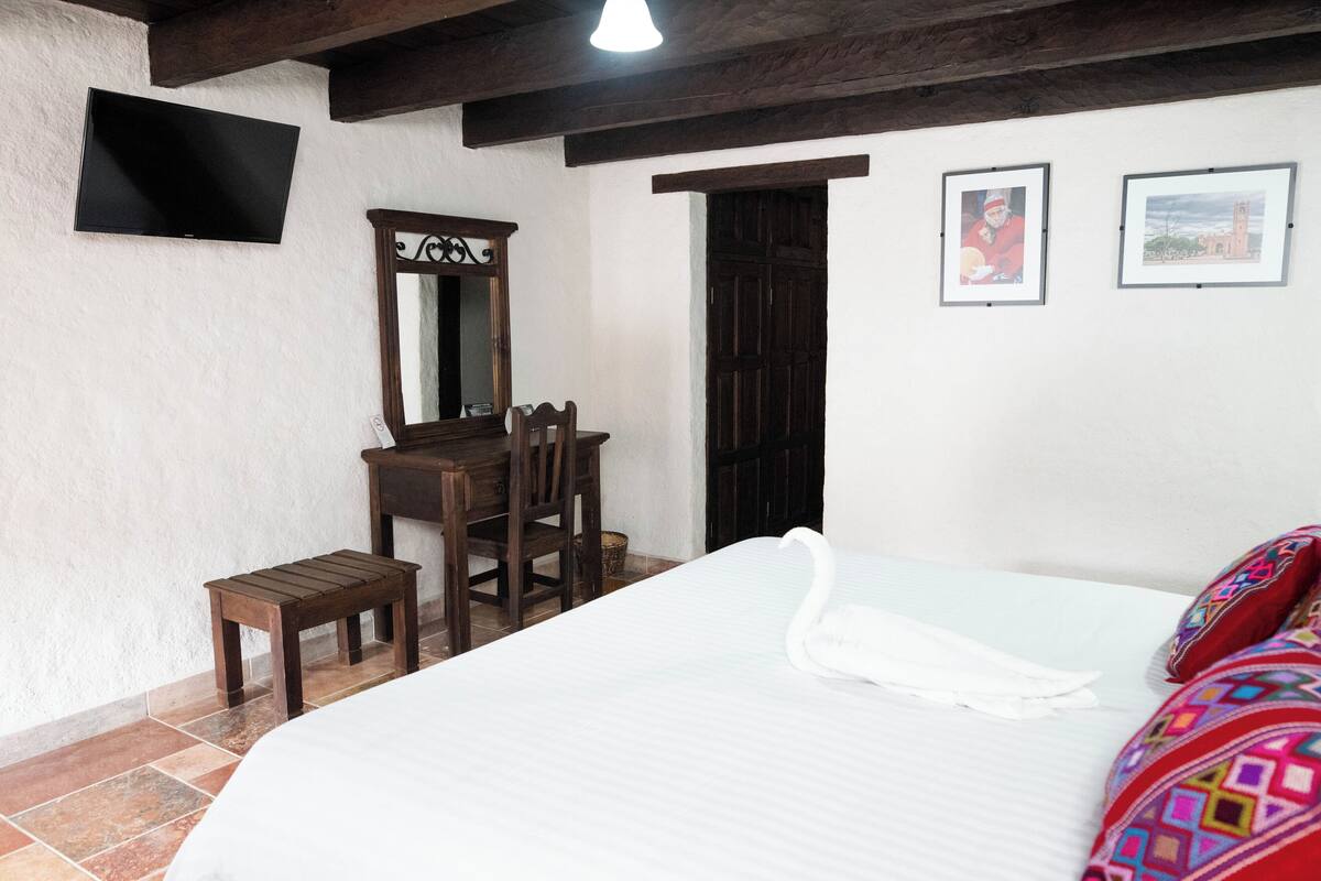 Comfort Room, Courtyard View | 1 bedroom, down duvets, pillow-top beds, blackout curtains