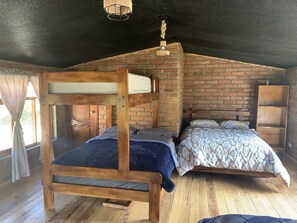 Familien-Ferienhütte, Mehrere Betten, Balkon, Flussblick