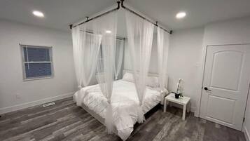 2 bedrooms, WiFi, bed sheets