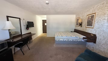 Habitación, 1 cama matrimonial, para no fumadores | Caja de seguridad en la habitación y escritorio