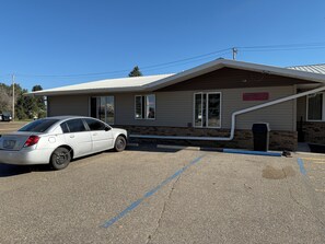 Exterior - Kings Inn Culbertson by Hotel O US 2 (Culbertson)