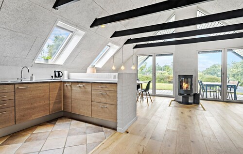 Beautiful home in Spøttrup with kitchen