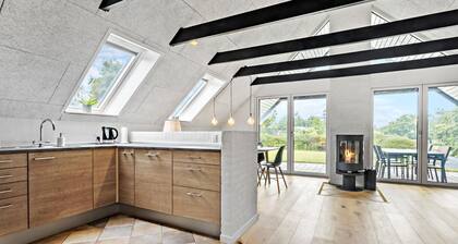 Beautiful home in Spøttrup with kitchen