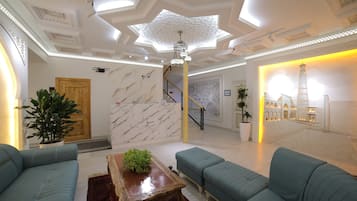 Quầy tiếp tân
