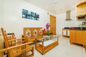 Classic Apartment, 2 Bedrooms, Kitchen | Private kitchen | Electric kettle