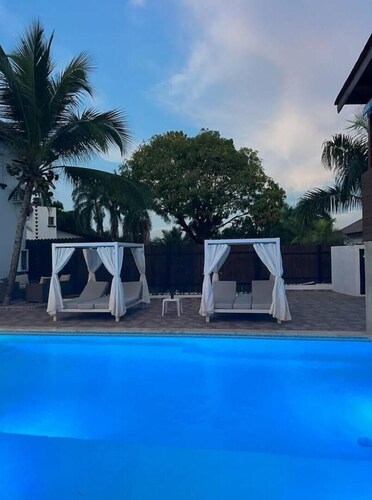 ¡escápate a la Montaña, la Naturaleza te Espera! Villa con Piscina y Jacuzzi