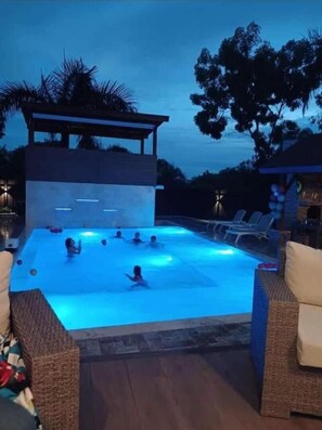 Outdoor pool, a heated pool