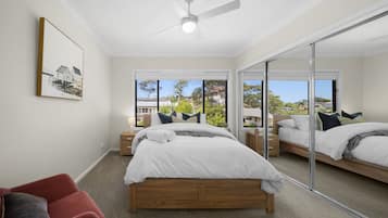 4 bedrooms, desk, iron/ironing board, travel crib