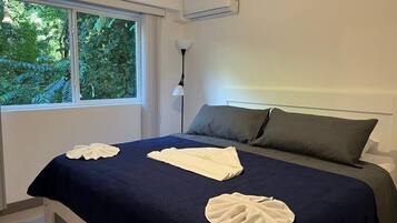 2 chambres, coffres-forts dans les chambres, fer et planche Ă repasser