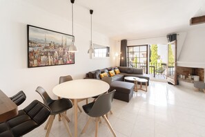 TV - WELCS CASA ADOSADA 215 EMP con piscina comunitaria (Rosas / Roses)