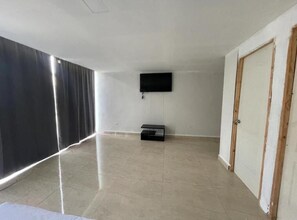 Room, 2 Single Beds | Living area