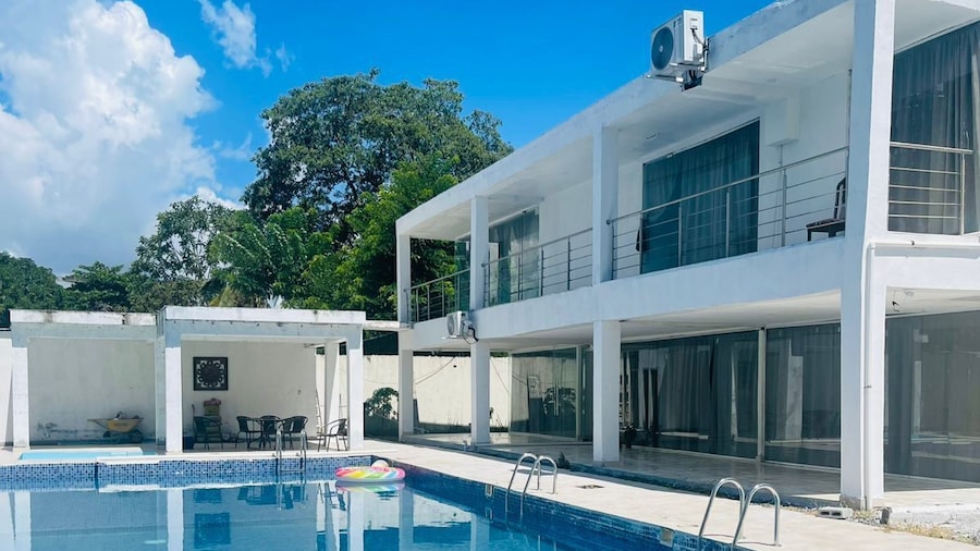 Gorgona Beach Hotel