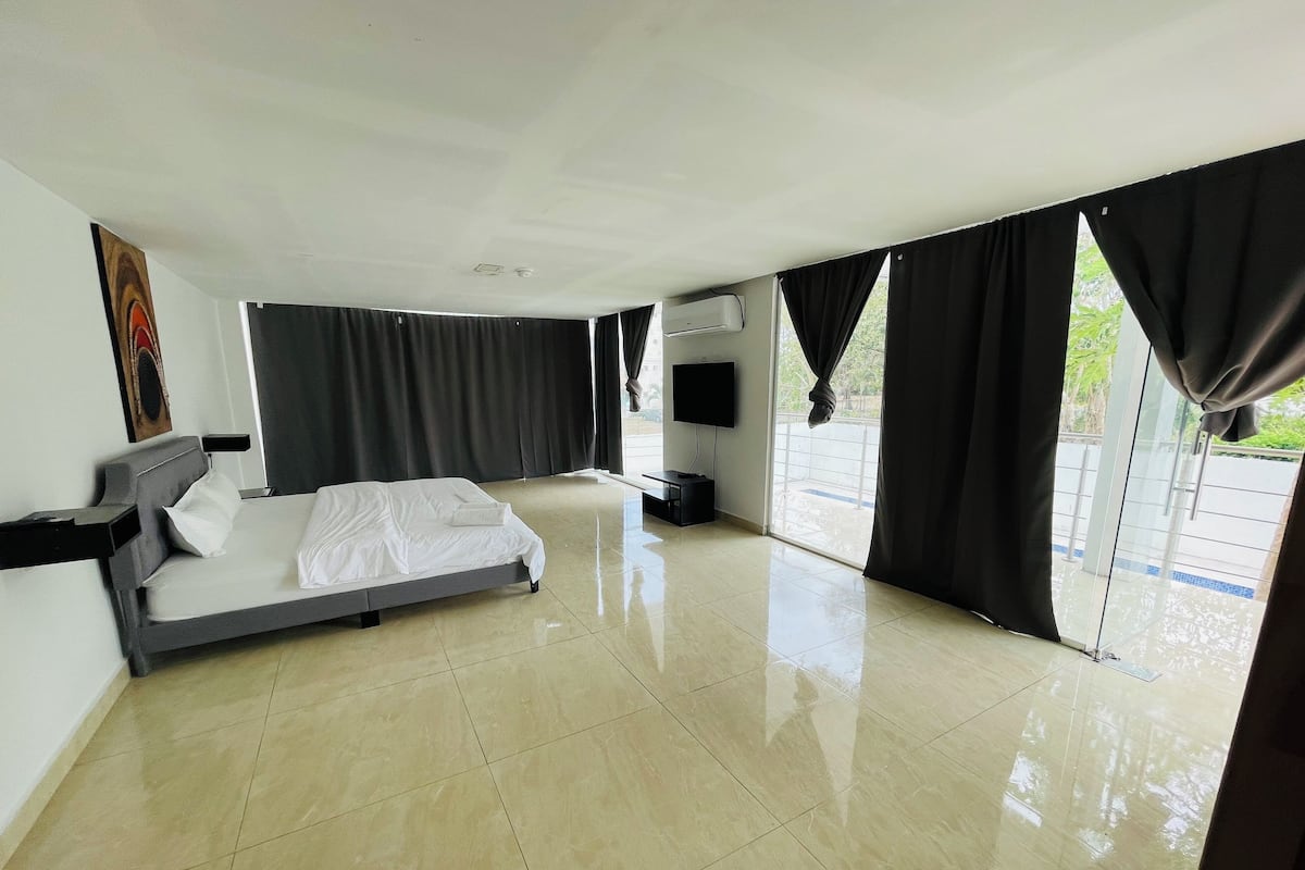 1 bedroom, free WiFi, bed sheets