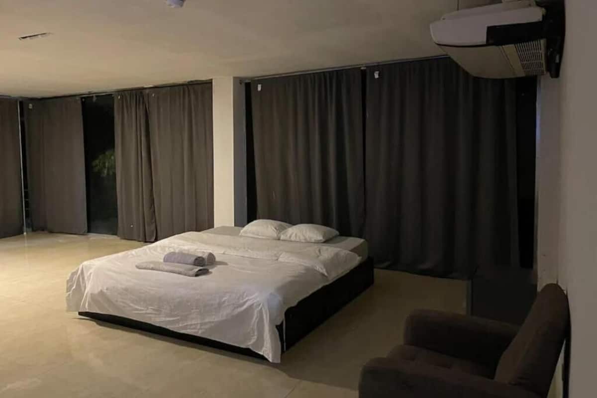 Room, 1 King Bed, Pool View | 1 bedroom, free WiFi, bed sheets
