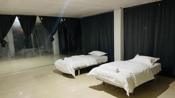 Room, 2 Single Beds | 1 bedroom, free WiFi, bed sheets