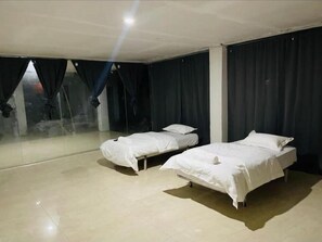 Room, 2 Twin Beds | Free WiFi, bed sheets