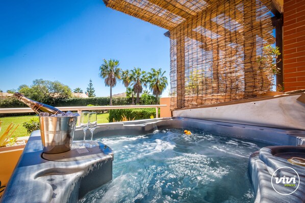 Outdoor spa tub - Malibu | Apartment in Mijas Costa (Mijas Costa)