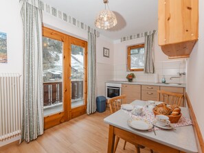 Dining - Haus Kötschach by Interhome (Bad Gastein)