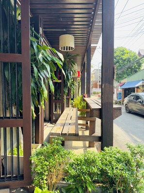 Front of property - Mi Casa Thaphae Chiang Mai (Chiang Mai)
