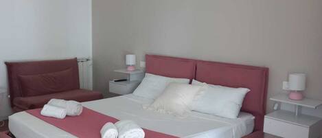 1 chambre, fer et planche à repasser, Wi-Fi, draps fournis