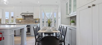 Luxury Stay W/ Chef’s Kitchen