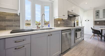 Luxury Stay W/ Chef’s Kitchen