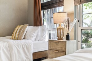 4 chambres, fer et planche à repasser, Wi-Fi, draps fournis