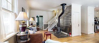 Rustic dog-friendly home near Woodstock & skiing with views of Barnard Brook