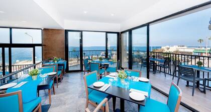 Islet Promenade Seafront 1 Bedroom Apartment with 2 seaview balconies