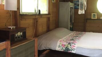 1 bedroom, desk, travel crib, free WiFi