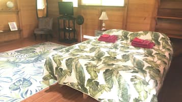 1 bedroom, desk, travel cot, free WiFi