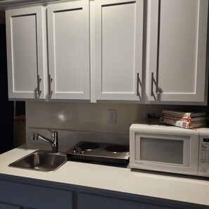 Fridge, microwave, stovetop