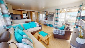 Living area - Posadom, Mobil Home 82 avec piscine (Brem-sur-Mer)