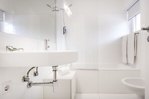 Shower, hair dryer - Cosy flat, ideal for 4px (Tavira)