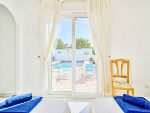 3 soveværelser, skrivebord, internetforbindelse