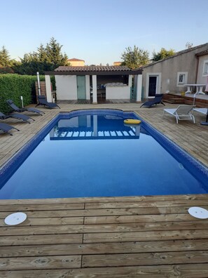 Outdoor pool - Location Saisonnière Villa Avec Piscine 10 Personnes (Blauzac)