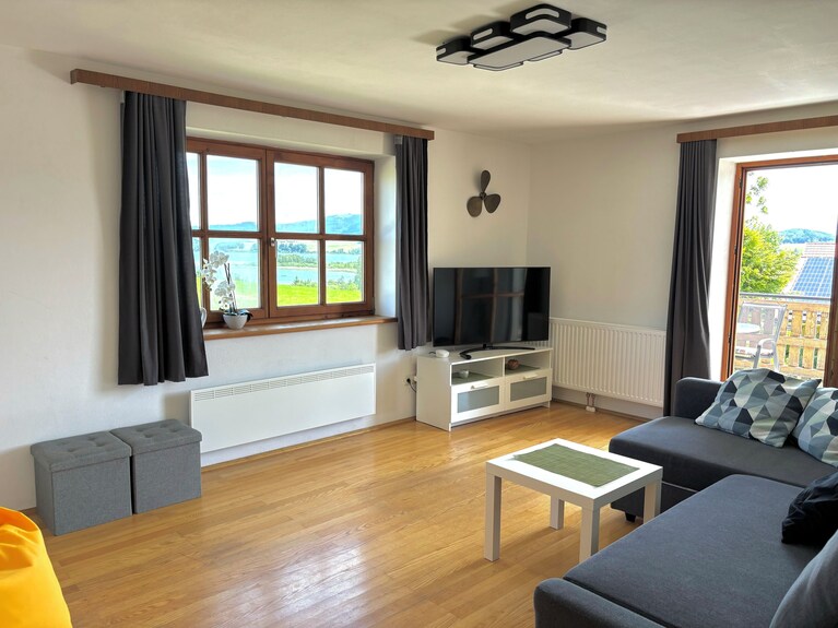 Gästehaus "Seeblick" Helle Terrassenwohnung Am Wallersee V. Den Toren Salzburgs - Seekirchen am Wallersee