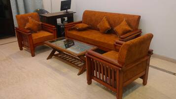 Room, 3 Bedrooms, Smoking, Balcony | Living room