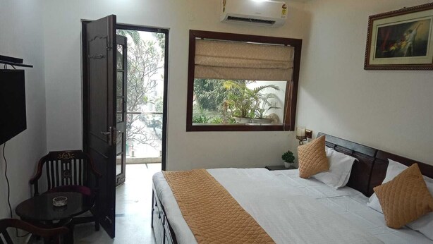 Room, 3 Bedrooms, Smoking, Balcony - Room in B&B - Bed And Breakfast cum Home Stay (New Delhi)