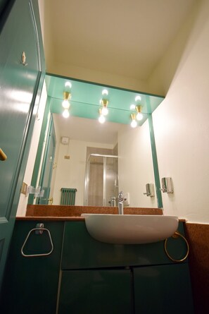 Shower, hair dryer, bidet, towels - CENTRAL SPORT CAMPIGLIO 407 (Madonna di Campiglio)