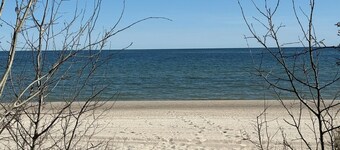 Süße Ferienwohnung in Mönchgut mit Direktem Strandzugang