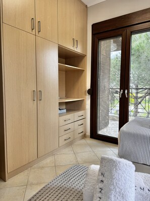 4 habitaciones, tabla de planchar con plancha y wifi gratis 