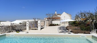 Unveiling Paradise: 6-Bedroom stylish farmhouse with pool in Apulian Countryside