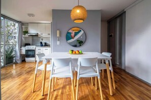 Dining - MOT + Paraguay 5600 - Lux Loft 4 pax Palermo (Palermo Hollywood)