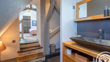 2 habitaciones, wifi gratis y ropa de cama