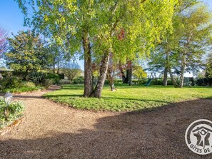 Property grounds - Charming cottage with garden, near water activities (Morannes sur Sarthe-Daumeray)