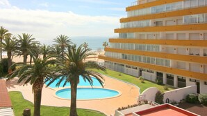 Exterior - Seafront Apartment with Pool in Santa Margarita, Roses (Roses)