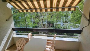 Unclassified image, 3 of 10, button - "Charming Studio Near Beach & Town Center, Saint-Georges-de-Didonne" (Saint-Georges-de-Didonne)