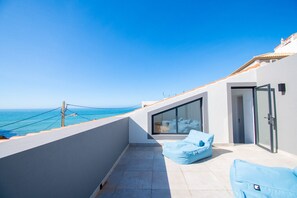 Terrace/patio - Queen of the Bay: Amazing Sea view in the heart of Carvoeiro (Carvoeiro)